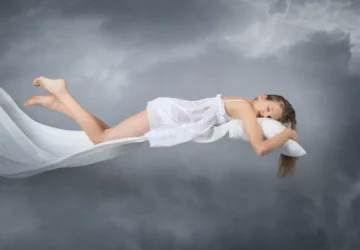 Flying Dreams: 15 Biblical Meanings